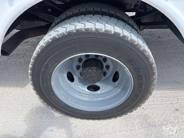 2017-ford-f-450-altec-at200a-30ft.-bucket-truck-image-27