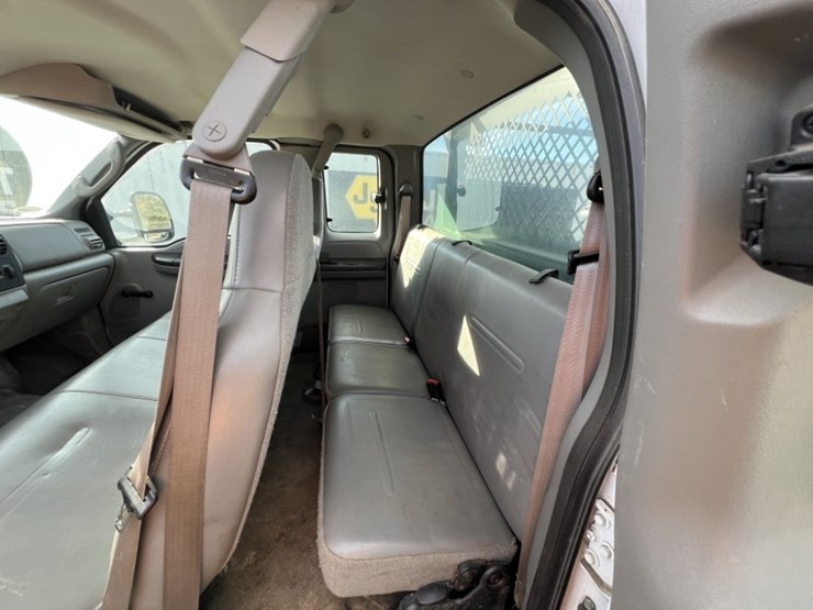 2006-ford-f350-image-13
