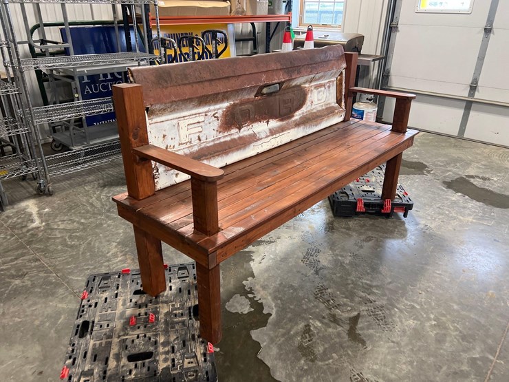 ford-tailgate-bench-image-3