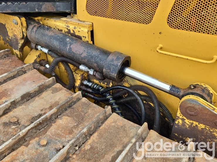 2014-caterpillar-d5k2-lgp-image-29