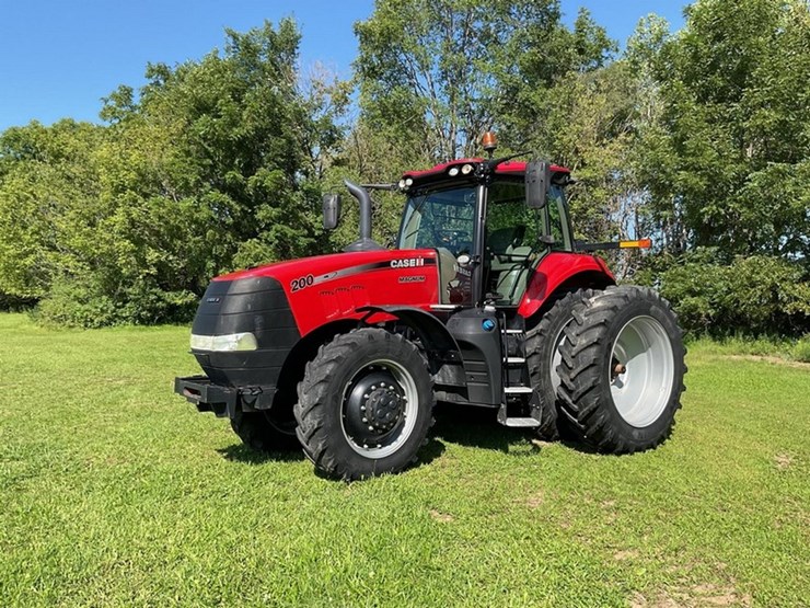 2020-case-ih-magnum-200-image-1