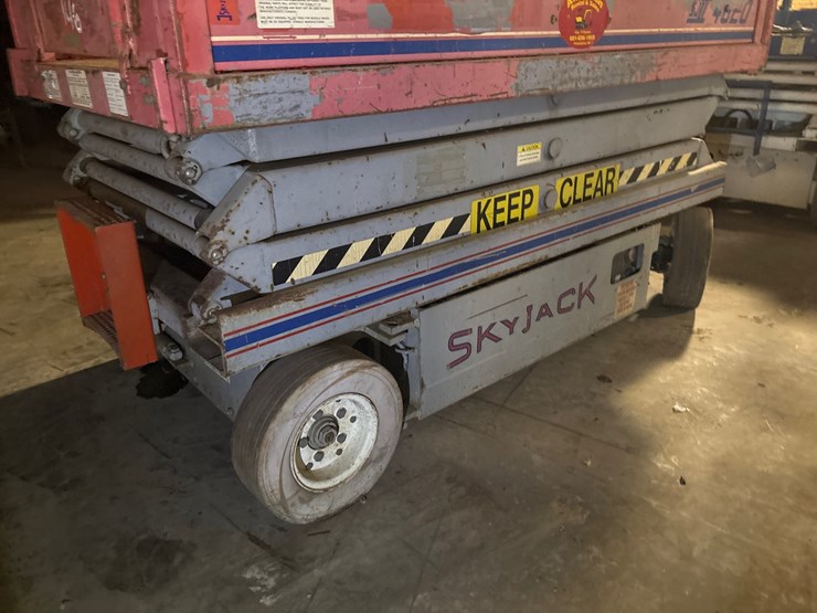 #146-•-skyjack-sjii-4620-electric-scissor-lift-image-6