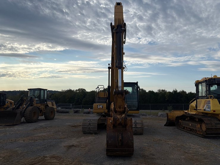 caterpillar-320-image-25