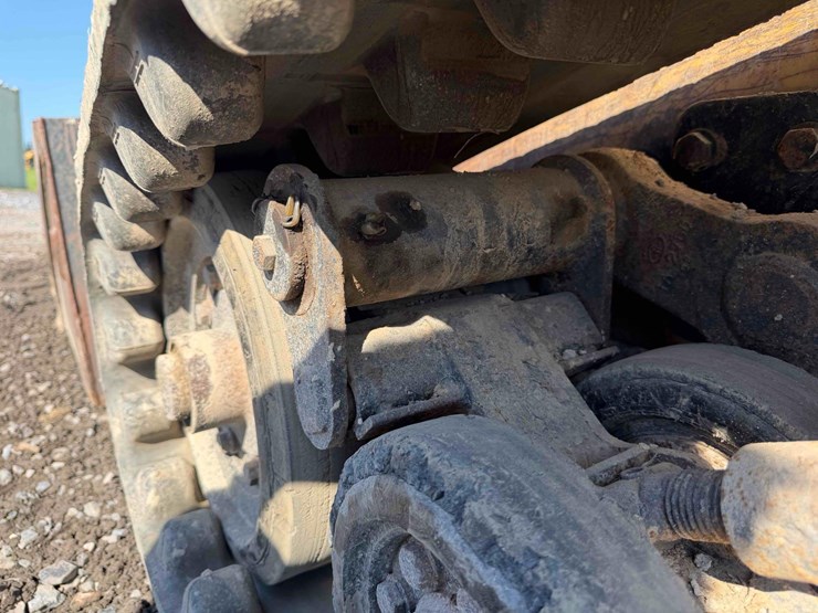 2010-caterpillar-257b2-image-17