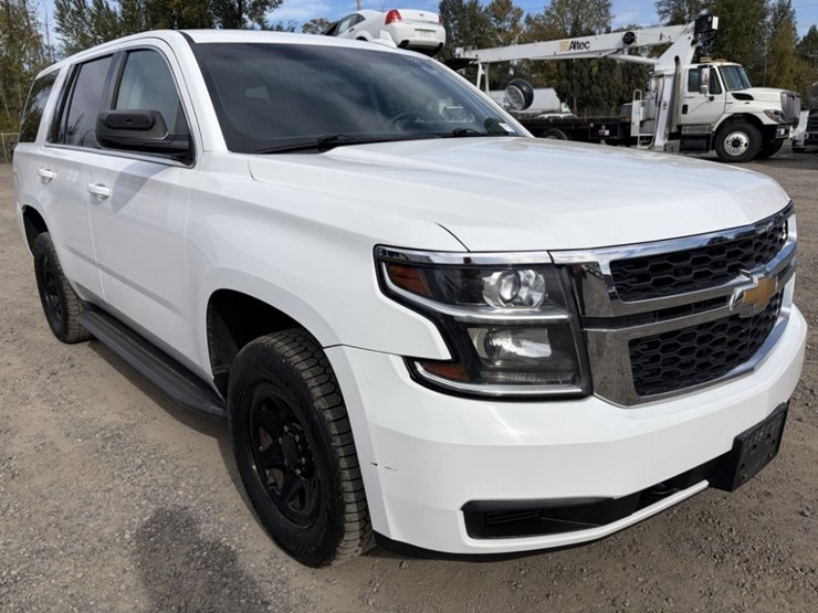 2016-chevrolet-tahoe-image-2