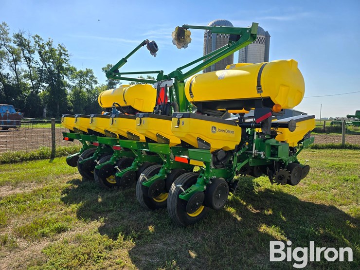 2017-john-deere-1765-image-5