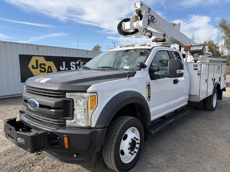2017-ford-f550-image-1