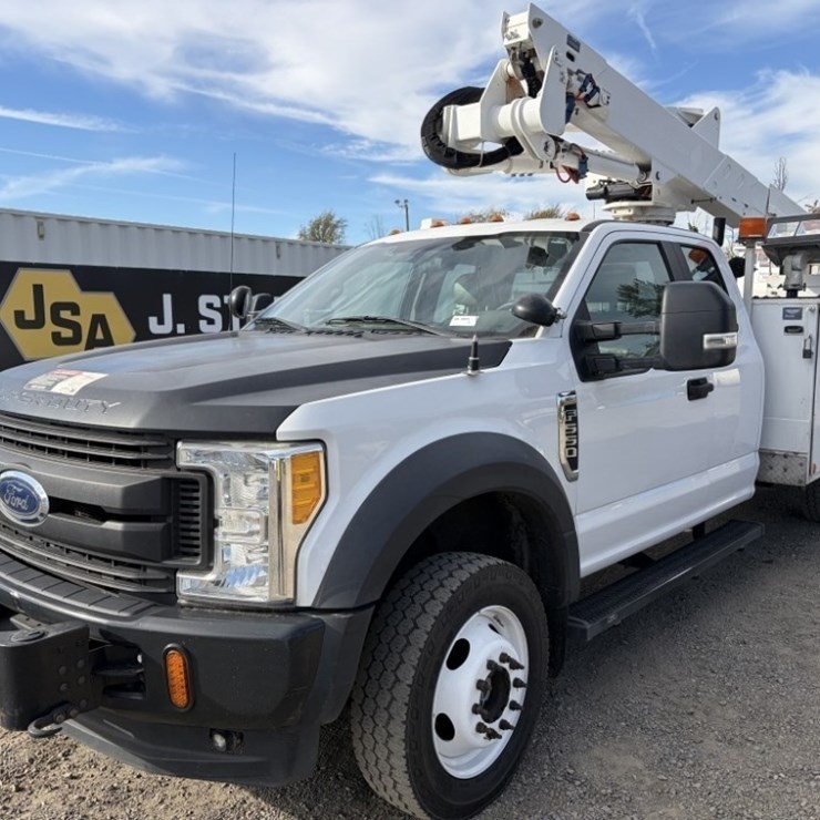 2017 FORD F550