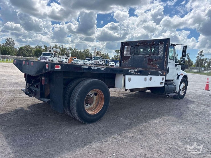 2005-international-4300-14ft.-knapheide-flatbed-truck-image-3