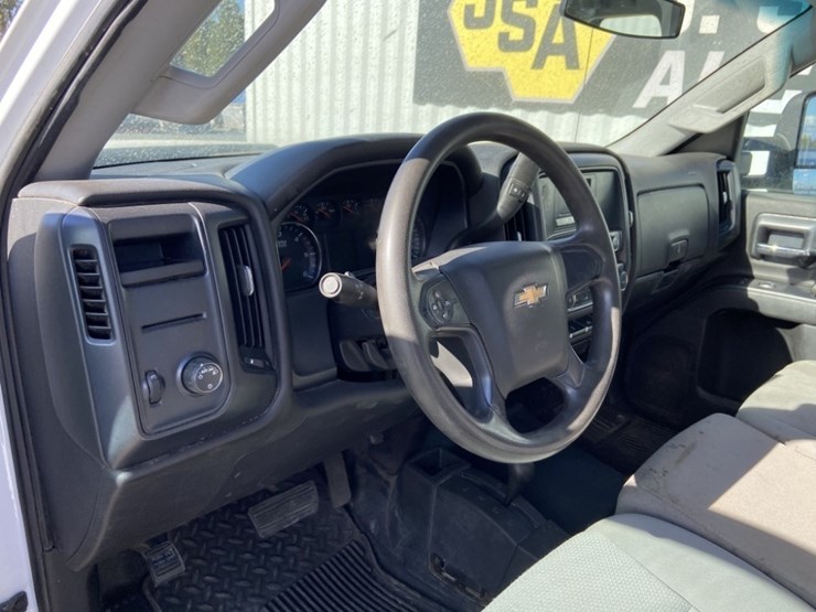 2016-chevrolet-silverado-2500-image-21