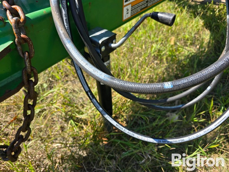 2011-john-deere-2210-image-10