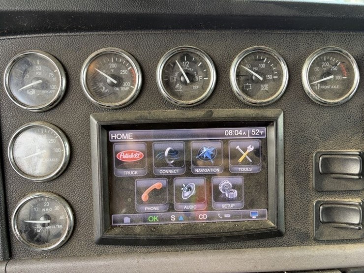2016-peterbilt-389-image-27