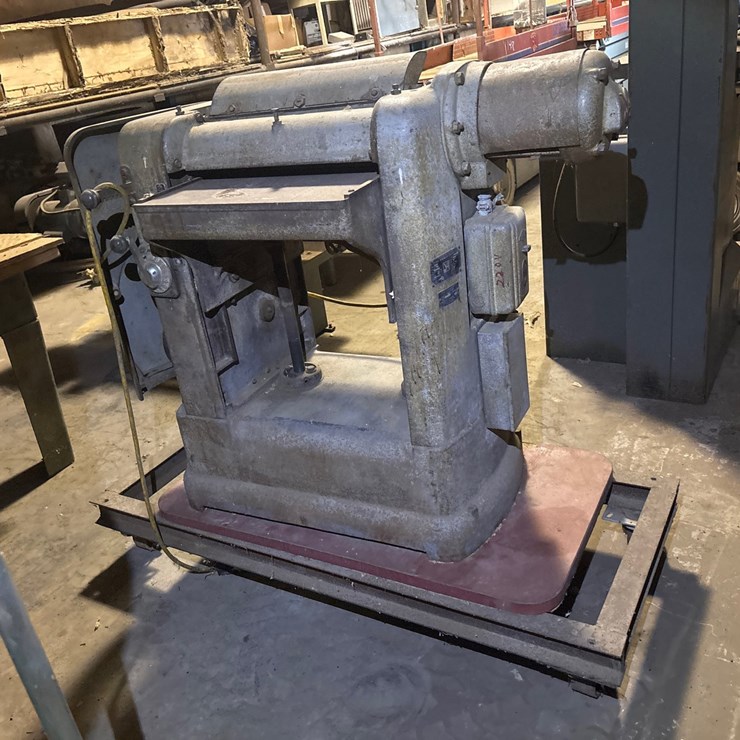 #162 • Yates-American J 180 Cast Iron Thickness Planer