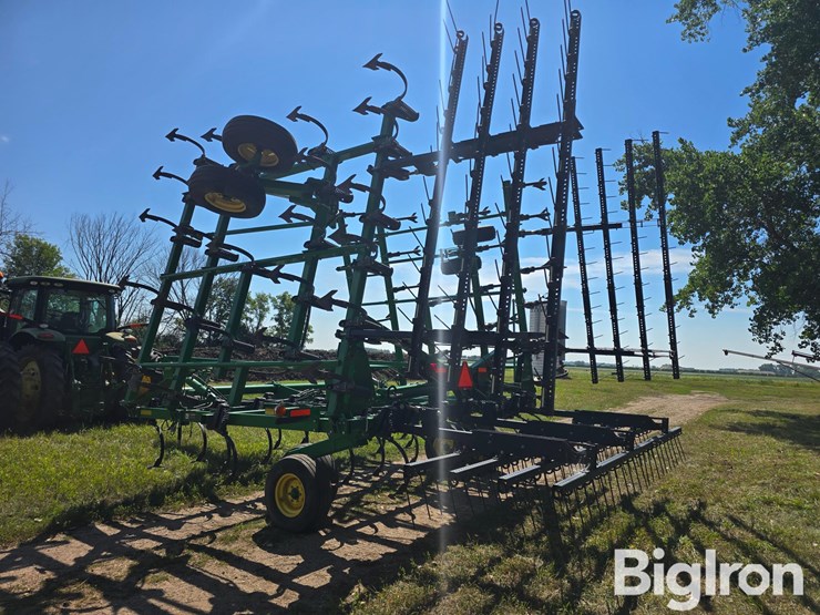 2011-john-deere-2210-image-7
