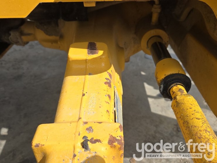 2020-deere-310sl-image-22