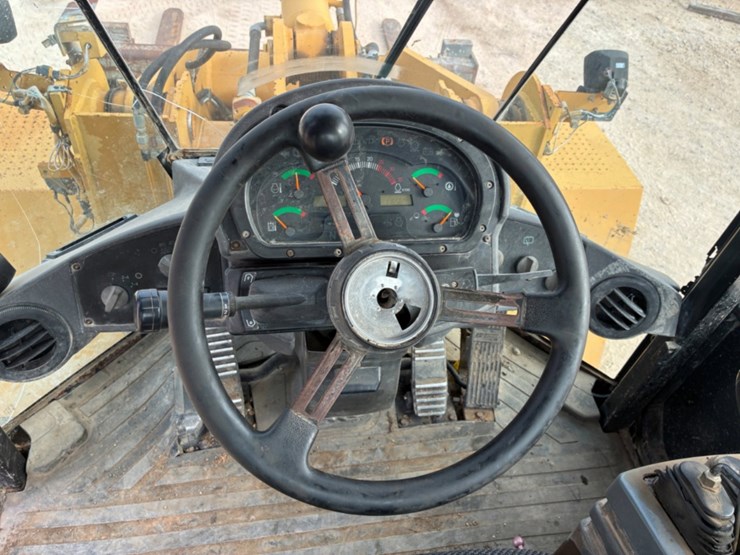 2004-caterpillar-938g-image-7