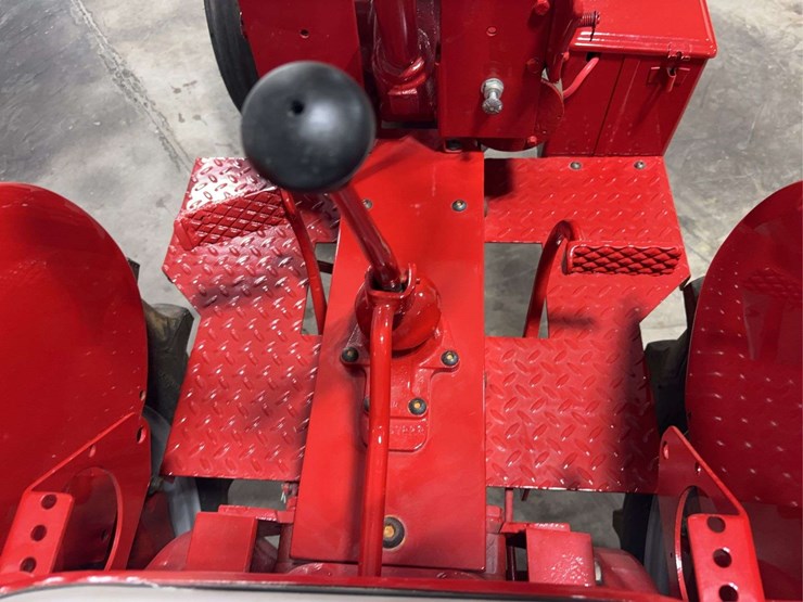 international-harvester-shop-mule-image-47