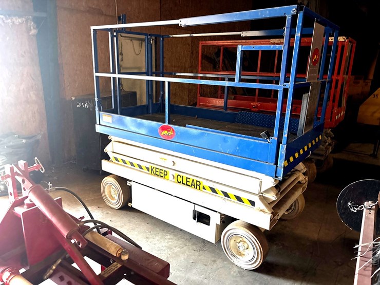#151-•-skyjack-4620-electric-scissor-lift-image-3