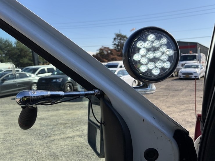 2011-ford-f350-image-34