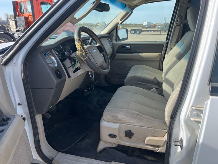 2009-ford-expedition-image-12
