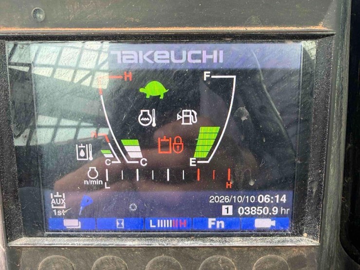 2022-takeuchi-tl8r2-image-24