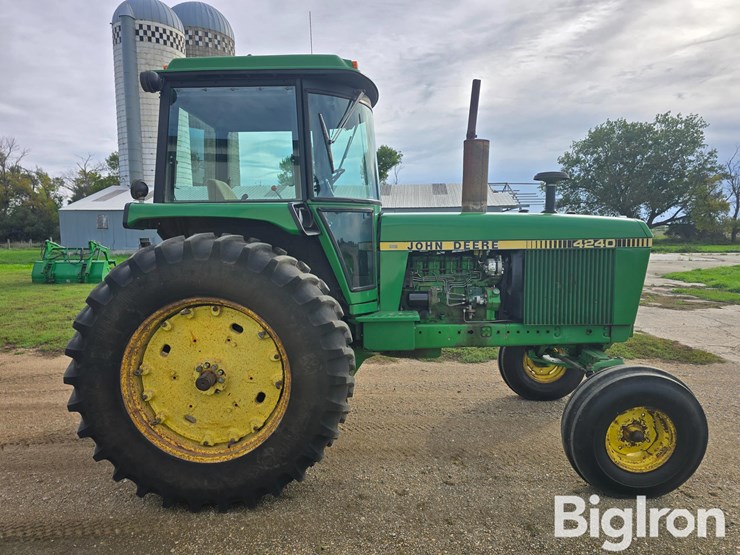 1982-john-deere-4240-image-4
