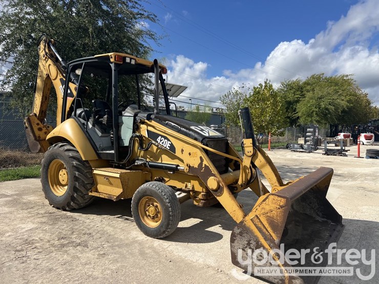 caterpillar-420e-image-1