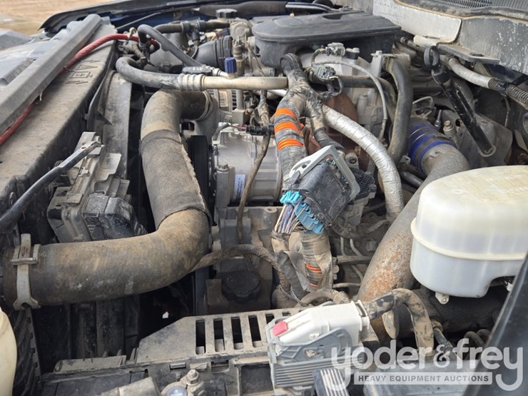 2015-chevrolet-silverado-2500-image-19