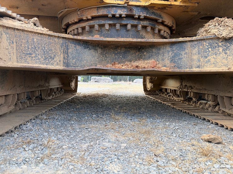 caterpillar-320-image-26
