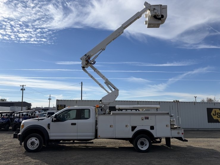 2017-ford-f550-image-27