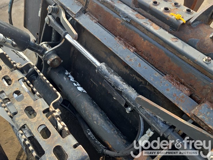 2017-bobcat-s590-image-23