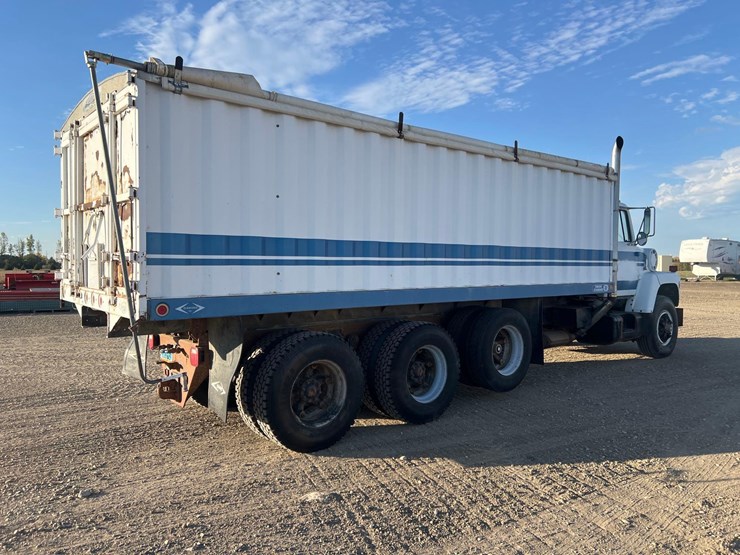 1991-ford-l9000-image-6