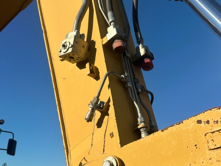 2012-caterpillar-m322d-image-21