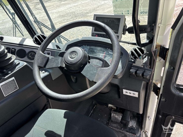 2017-mack-lr-scorpion-31yd.-side-loader-garbage-truck-image-25