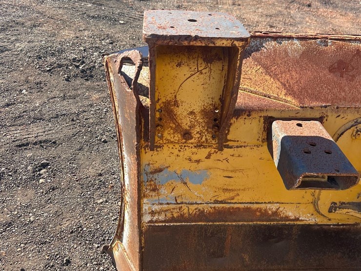 2008-deere-700j-xlt-image-17