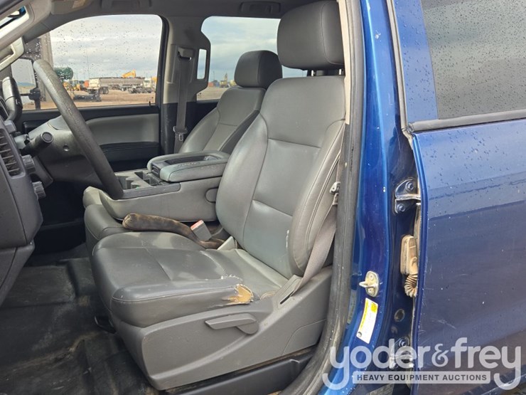2015-chevrolet-silverado-2500-image-36