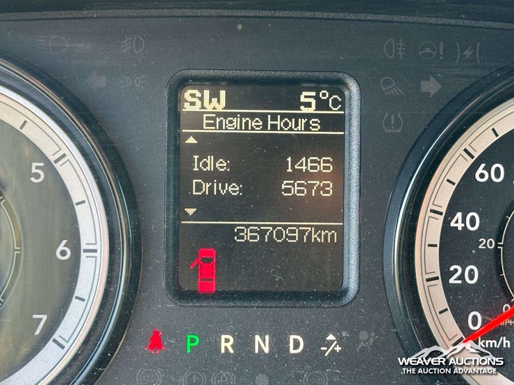 2016-dodge-1500-image-15