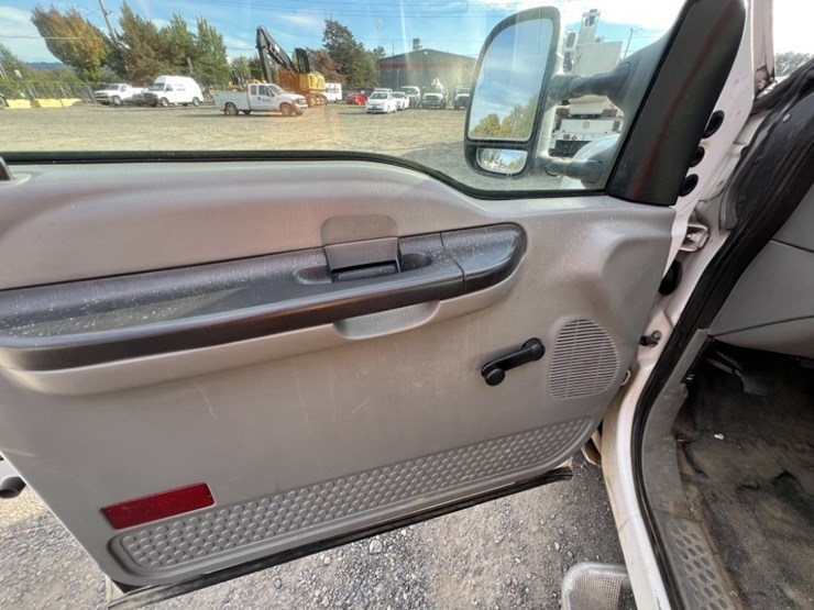 2006-ford-f350-image-16