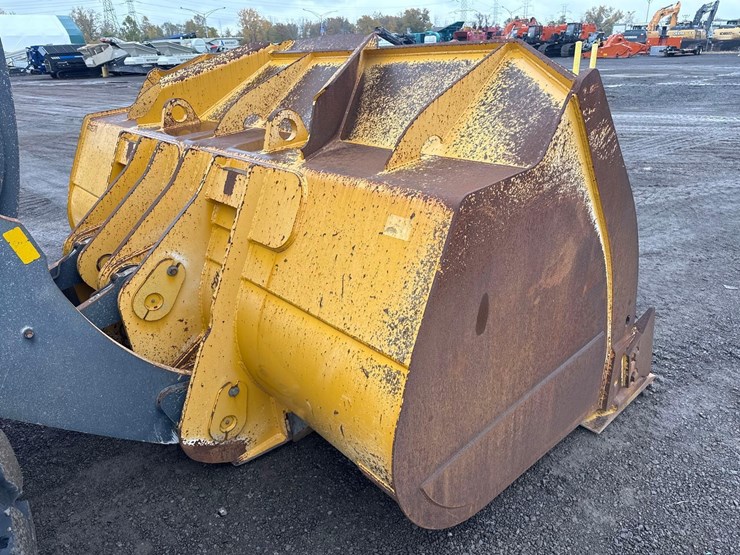 2024-deere-844-p-tier-image-21