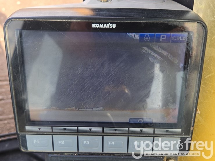 2015-komatsu-pc210-image-73