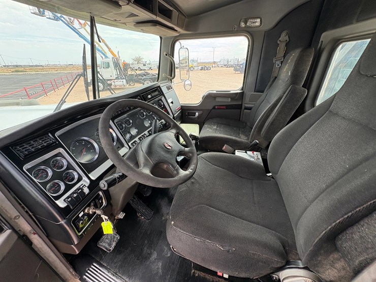 2007-kenworth-w900-image-8