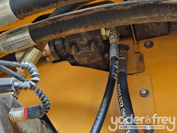 2016-volvo-ec350el-image-44
