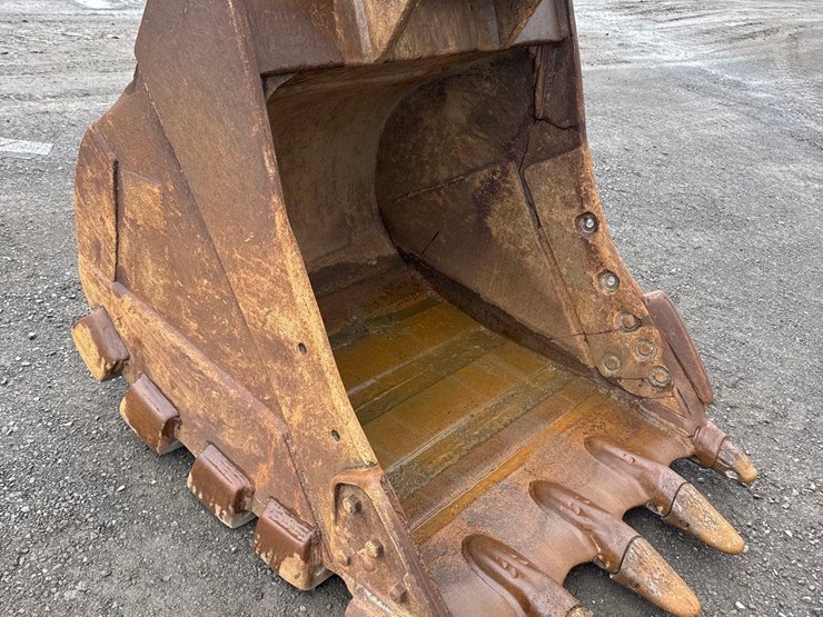 2024-john-deere-350-image-13