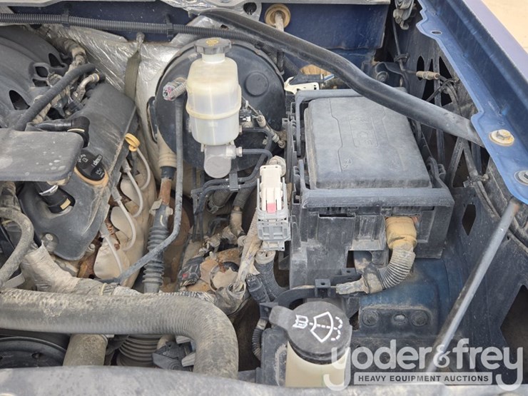 2015-chevrolet-silverado-1500-image-18