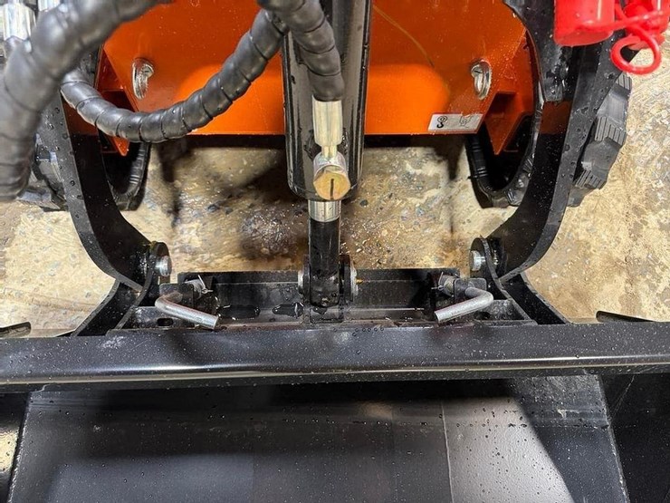 ft36c-walk-behind-skid-loader-image-10