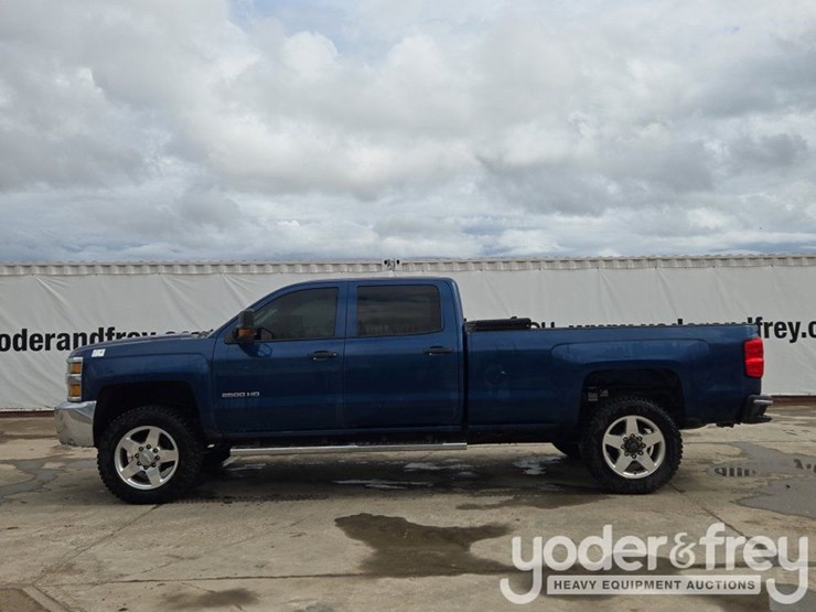 2015-chevrolet-silverado-2500-image-2