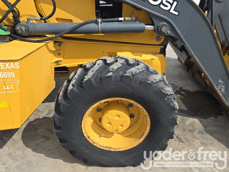 2020-deere-310sl-image-11
