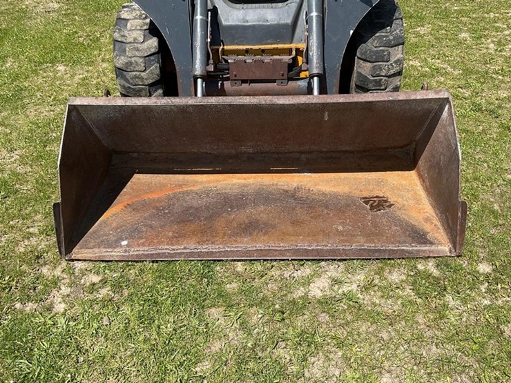 2018-deere-324e-image-9