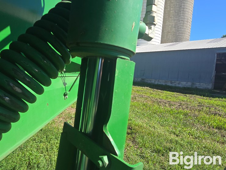 2014-john-deere-946-image-18