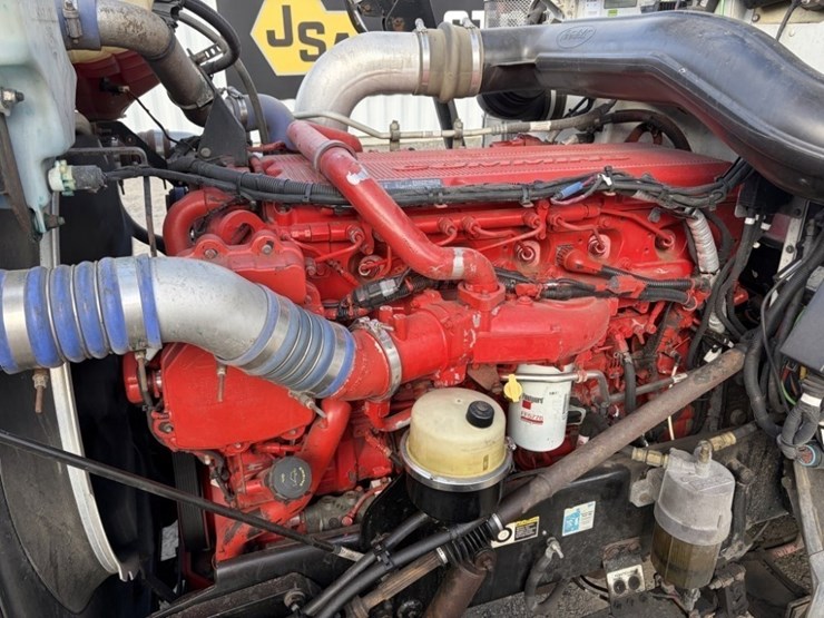 2016-peterbilt-389-image-9